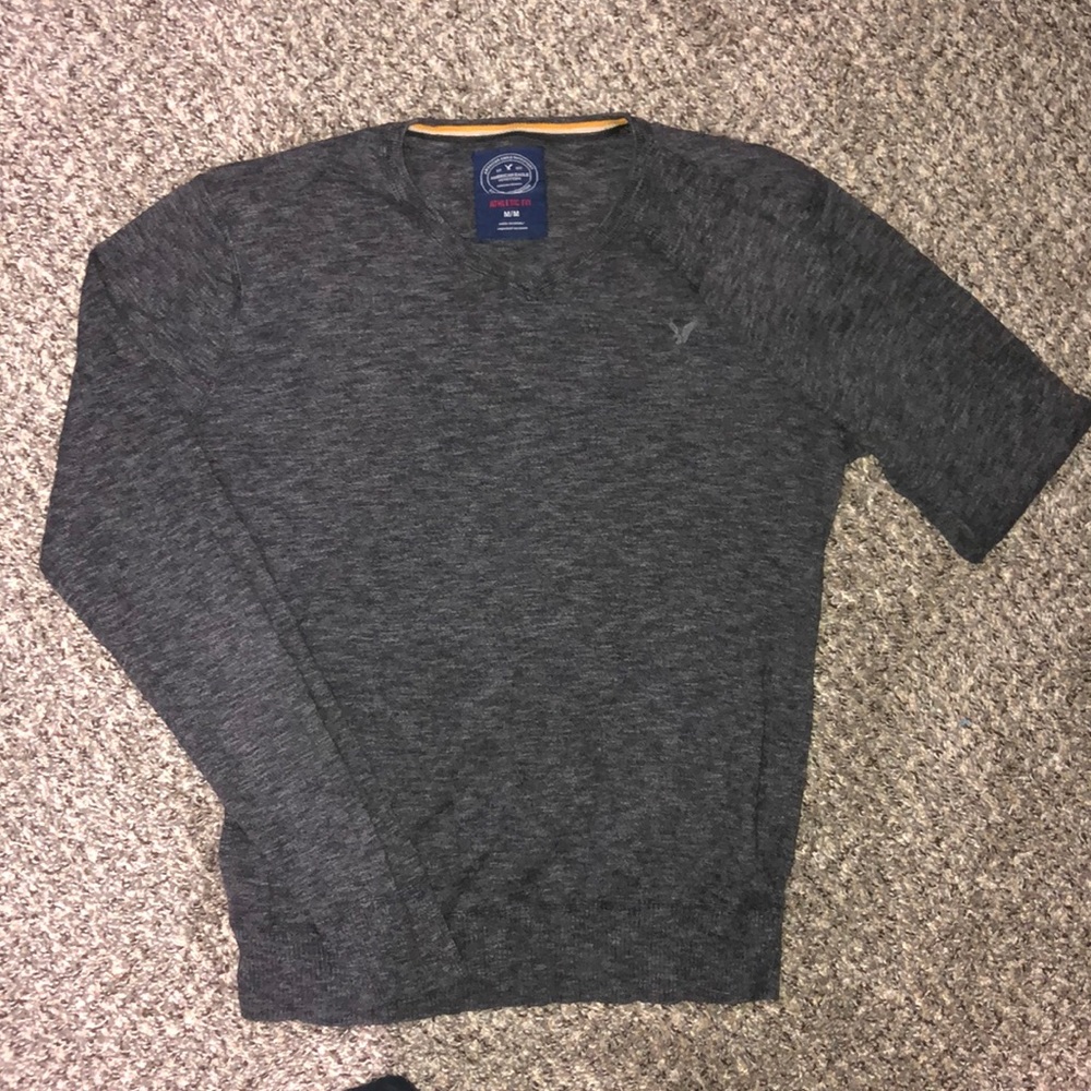 Men’s v neck sweater